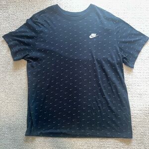 Nike Black Short Sleeve Tee with Subtle Pattern